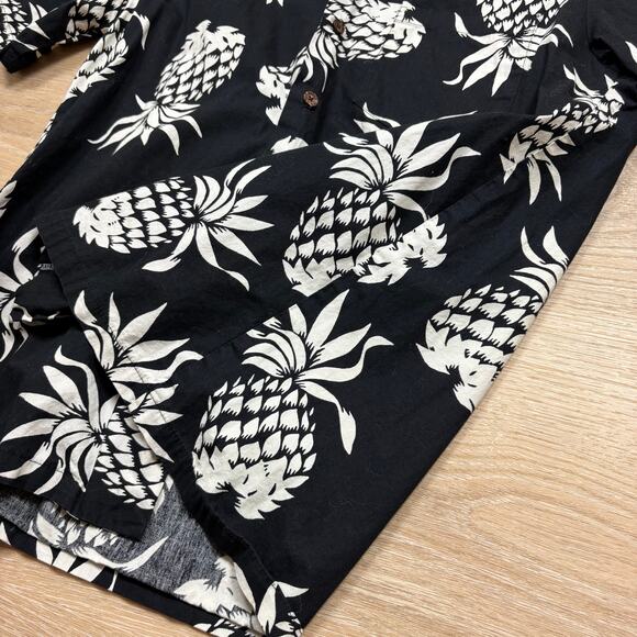 RJC Made in Hawaii Short Sleeve Button Up Top Men’s M Color Black - Picture 3 of 5